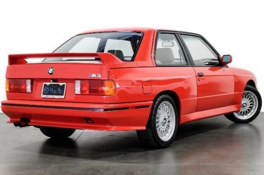  BMW M3 Paul Walker Collection (E30) 1991 года  (фото 4 из 43)
